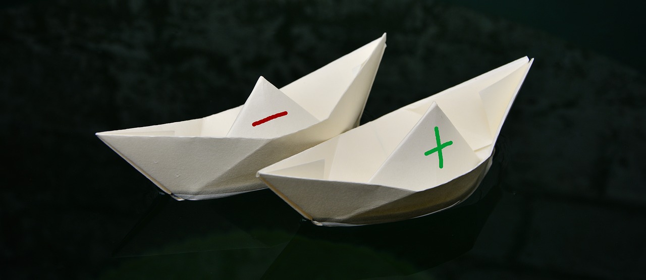 證券精準(zhǔn)策略最新動(dòng)態(tài)揭秘，市場(chǎng)前沿的機(jī)遇與挑戰(zhàn)探索