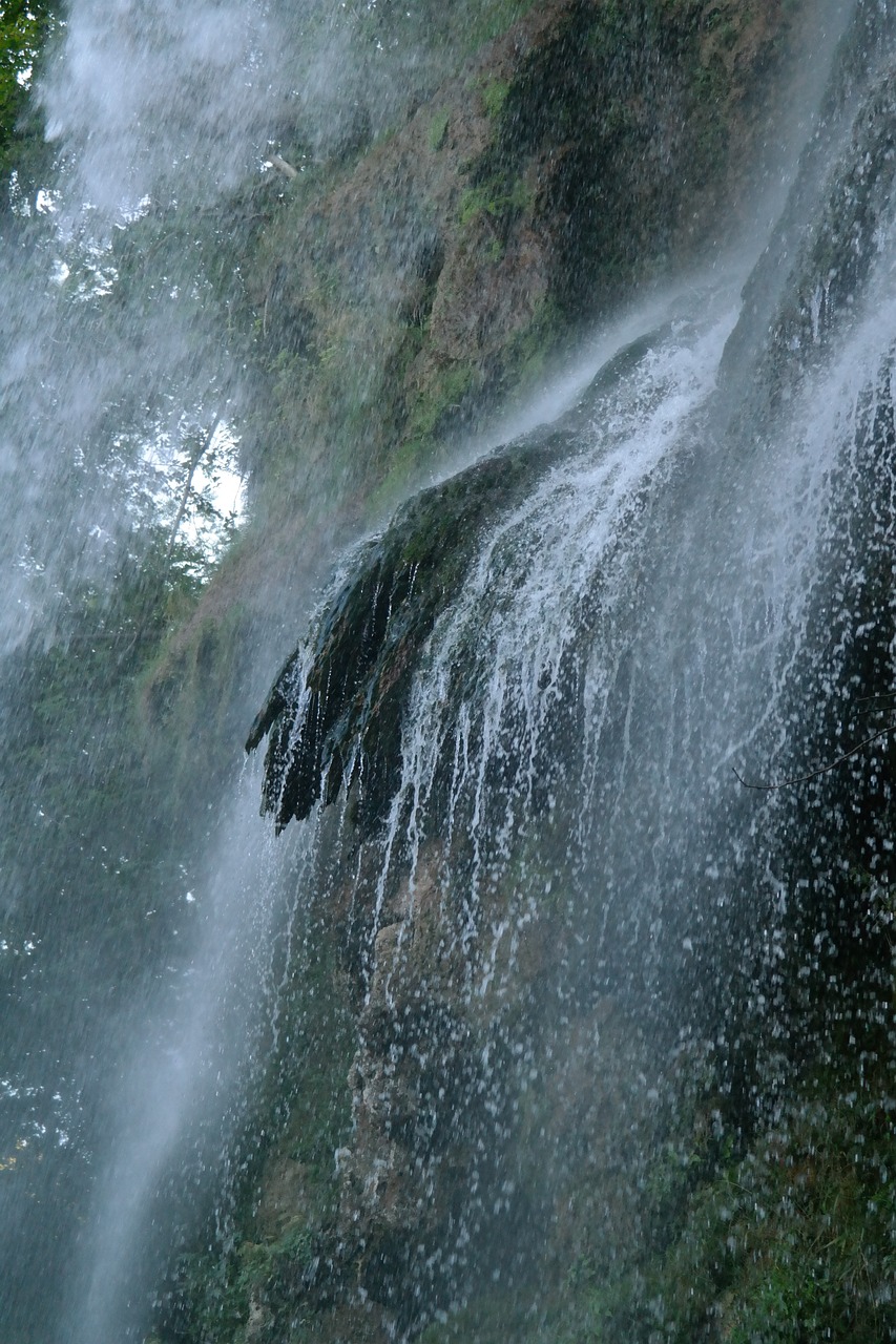 探索自然之美，神秘雨幕的獨(dú)特面紗