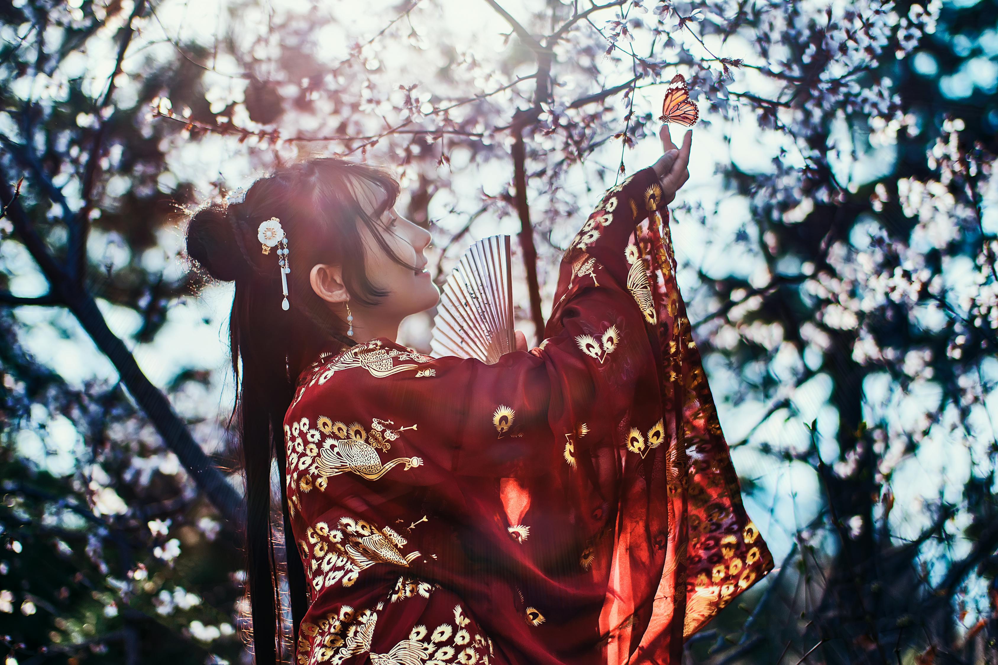 動漫人物漫畫，探索虛擬世界的創(chuàng)意魅力