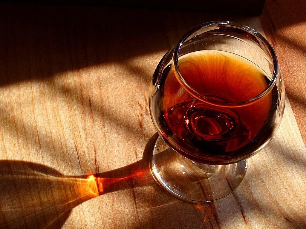 最新酒評(píng)，探索葡萄酒、白酒與啤酒的世界