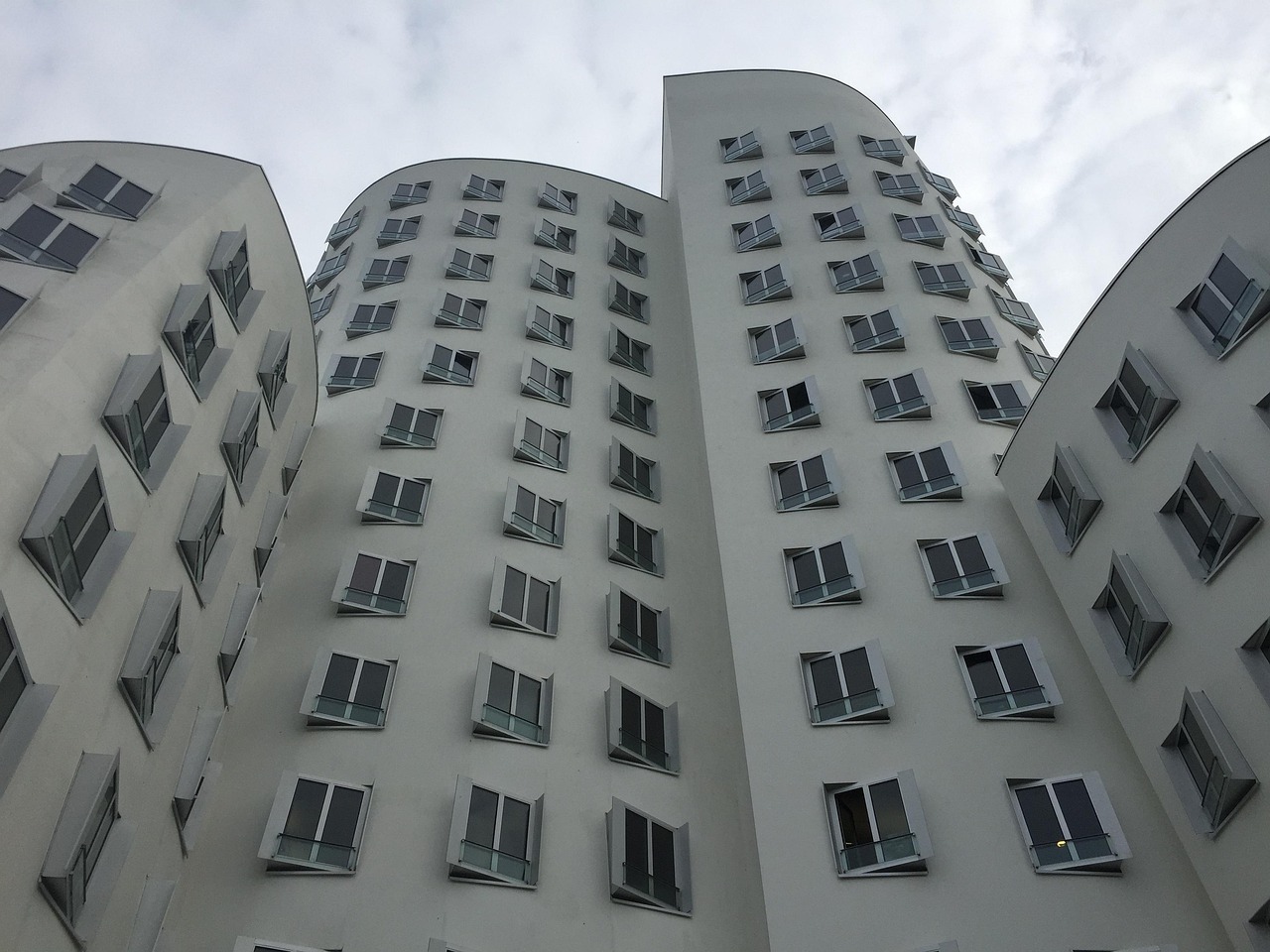 探尋新站區(qū)熱門住宅，現(xiàn)代都市的理想居住地