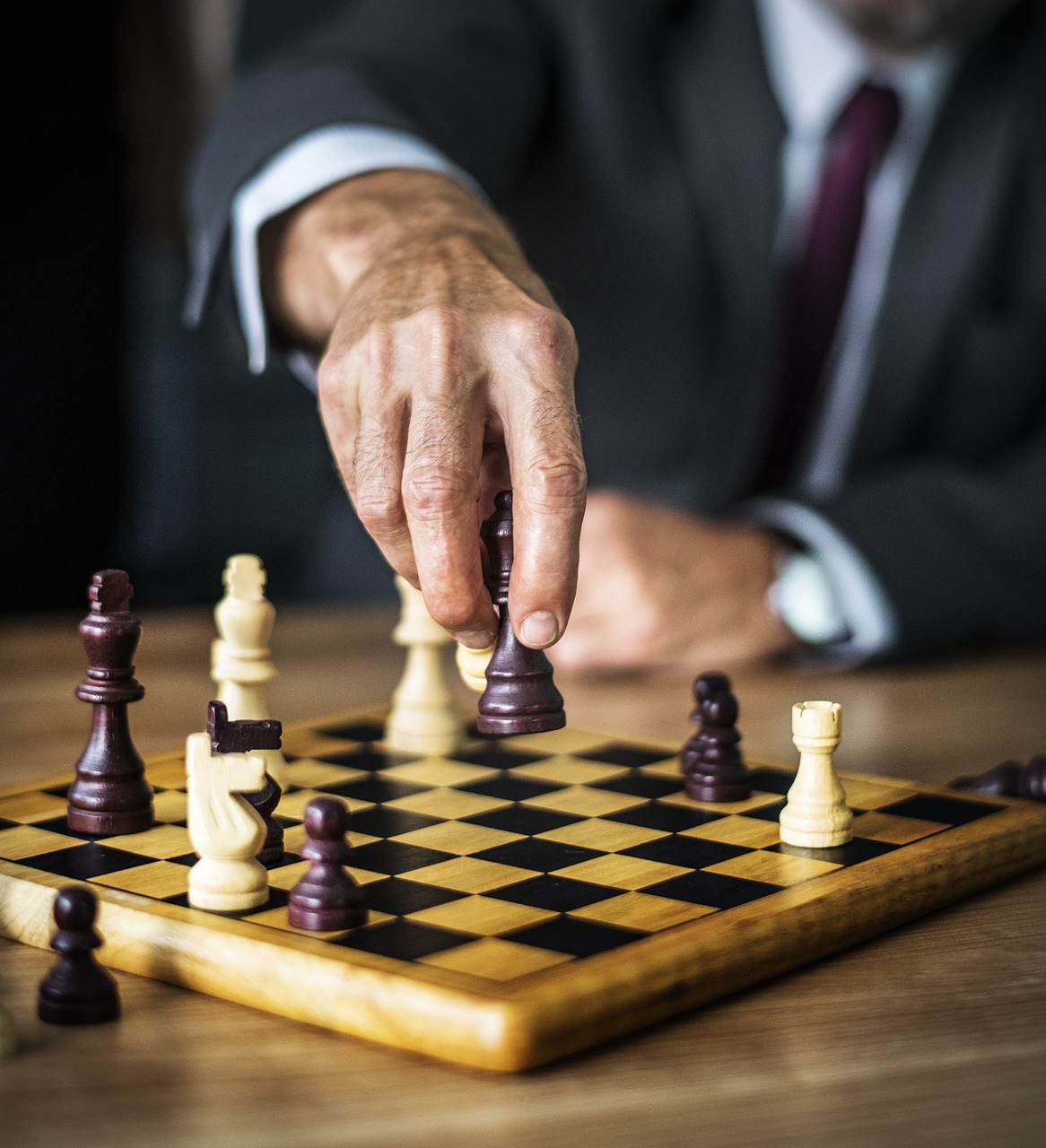 籃球比賽換人策略與影響，換人次數(shù)及其戰(zhàn)術(shù)考量